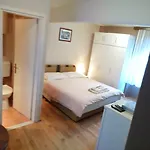 Carol Konukevi 3*