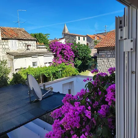Carol Gostinjska kuća Trogir