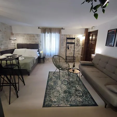 Guest house Carol Trogir