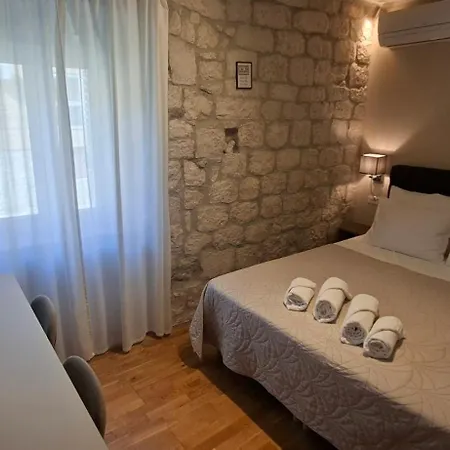 Guest house Carol Trogir