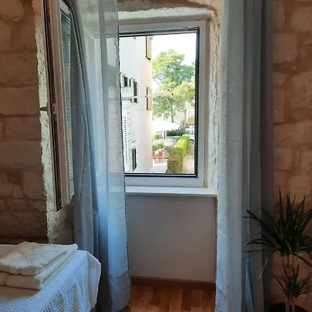 Carol 3* Trogir
