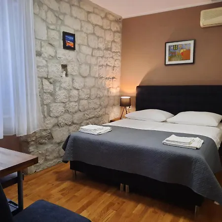 Guest house Carol Trogir