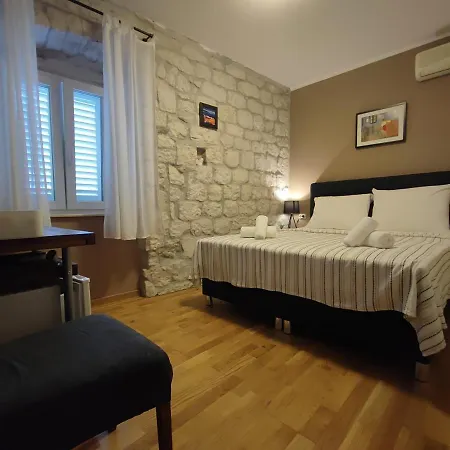 Carol Guest house Trogir