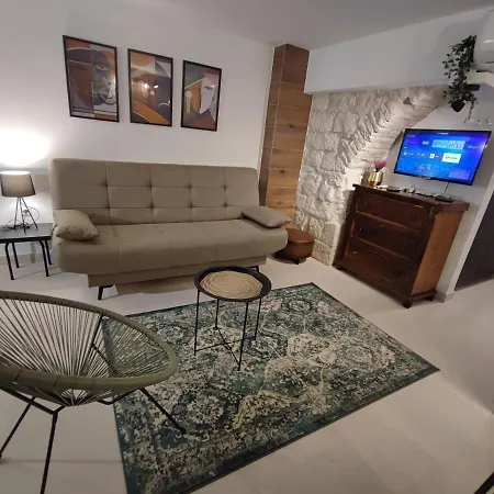 Carol Guest house 3*