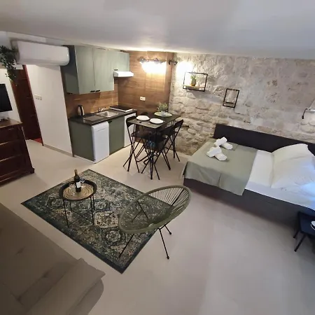 Carol Guest house Trogir