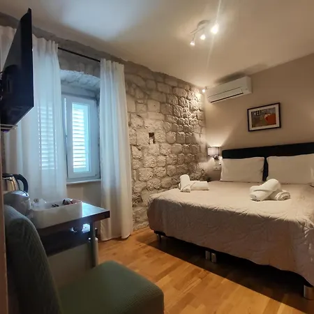 Carol Guest house