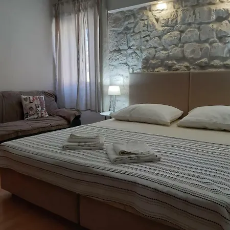 Carol 3* Trogir